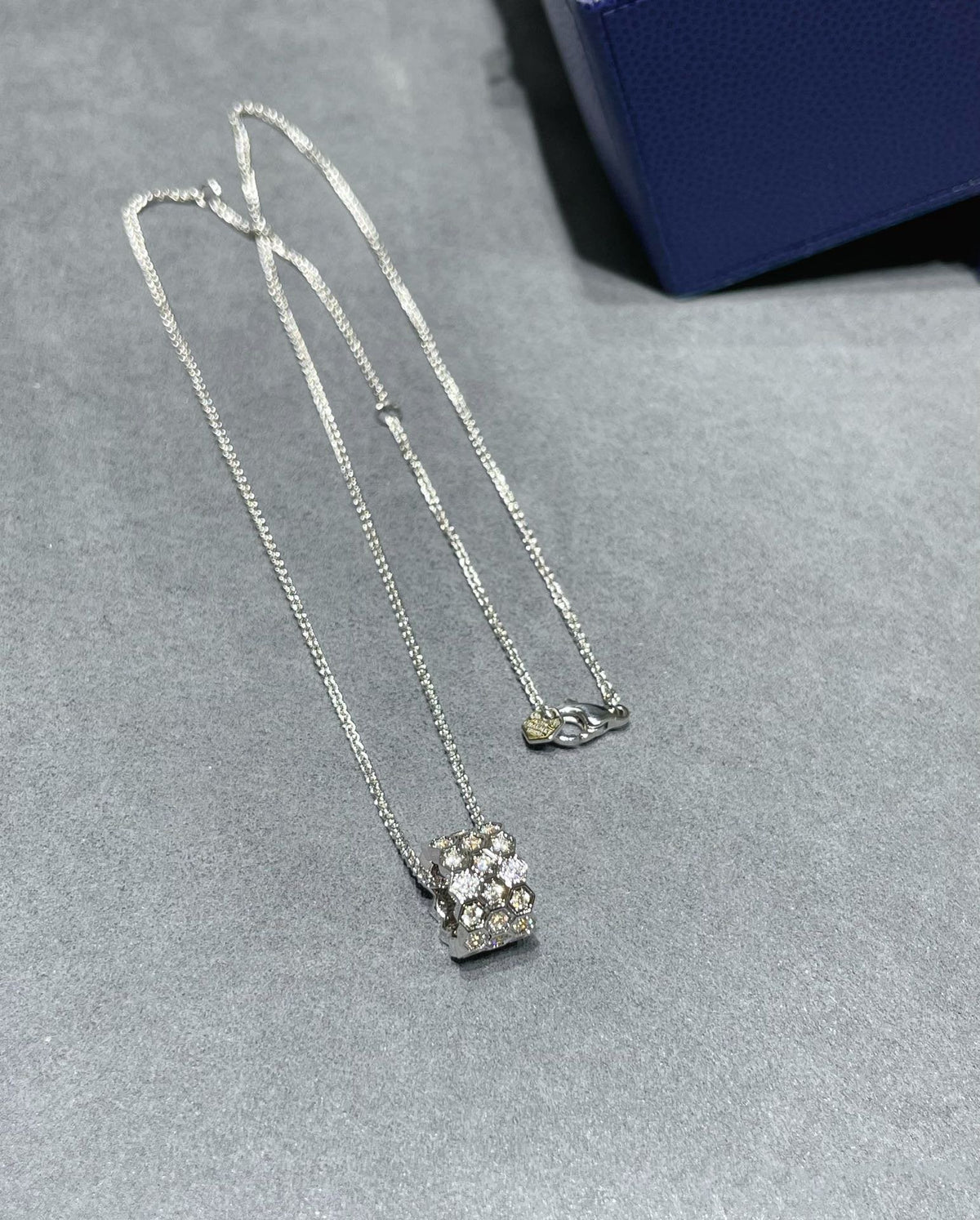 [Plus&Max]BEE LOVE DIAMOND PAVED 3 ROW NECKLACE