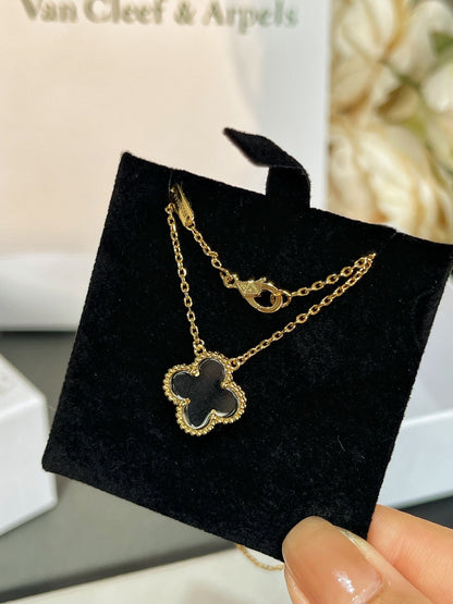 [Plus&Max]CLOVER ROCK CRYSTAL ROSE GOLD NECKLACE