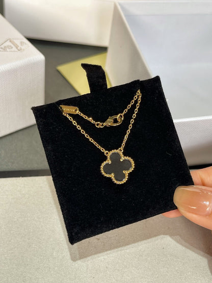 [Plus&Max]CLOVER ROCK CRYSTAL ROSE GOLD NECKLACE