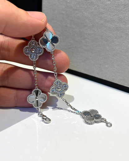 [Plus&Max]LUCKY CLOVER 5-MOTIF BRACELET - LASER COLLECTION