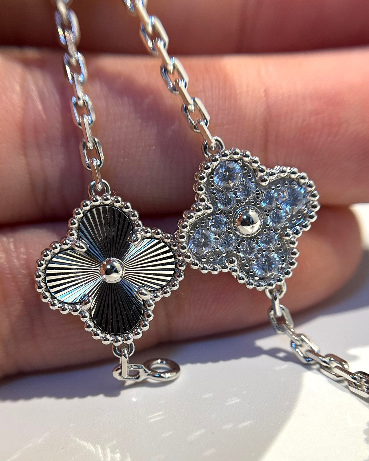 [Plus&Max]LUCKY CLOVER 5-MOTIF BRACELET - LASER COLLECTION