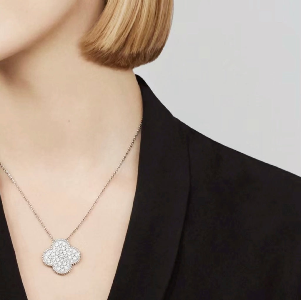 [Plus&Max]CLOVER 25MM LARGE PENDANT DIAMOND PAVED SILVER NECKLACE