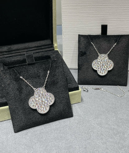 [Plus&Max]CLOVER 25MM LARGE PENDANT DIAMOND PAVED SILVER NECKLACE
