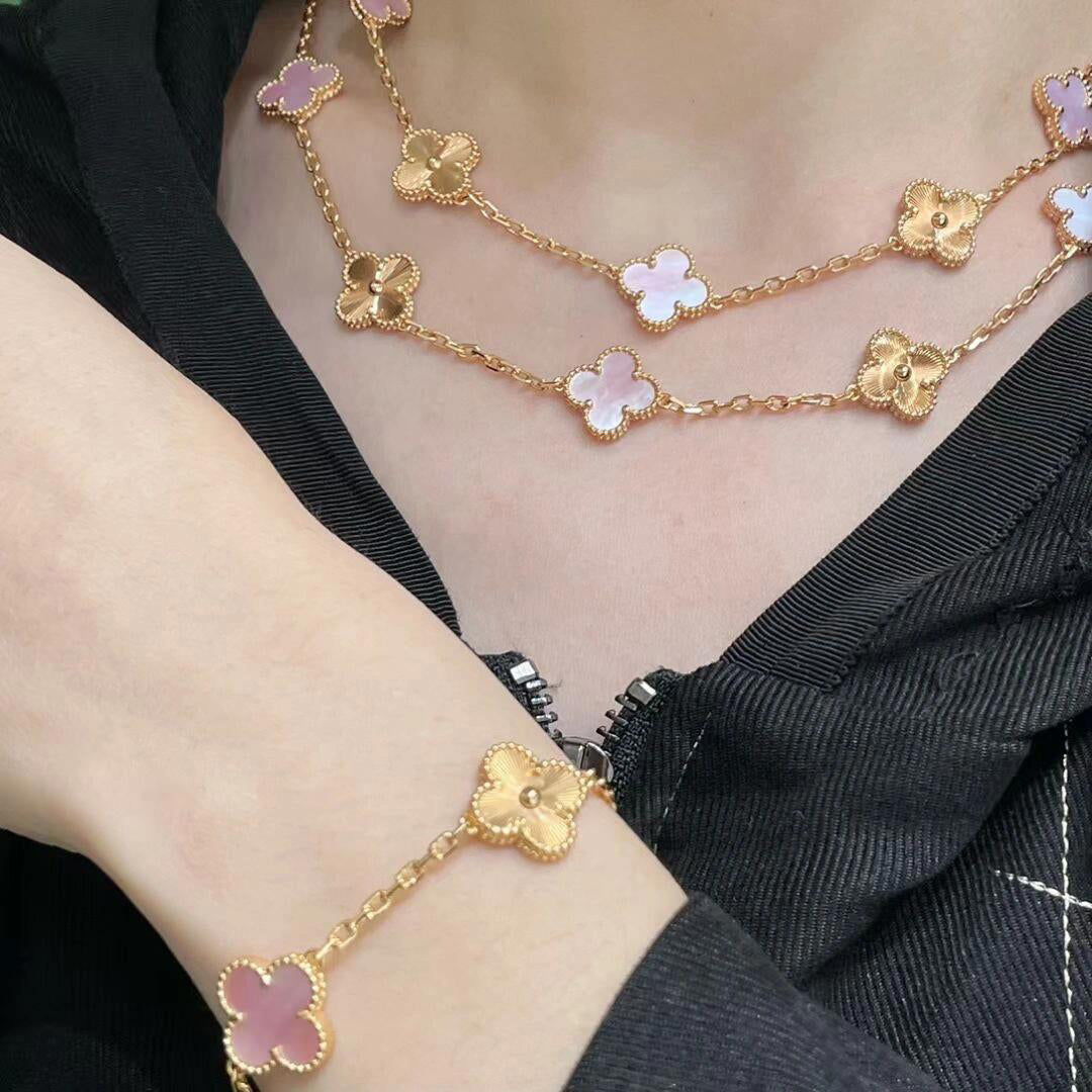 [Plus&Max]CLOVER 20 MOTIFS LASER PINK MOP NECKLACE