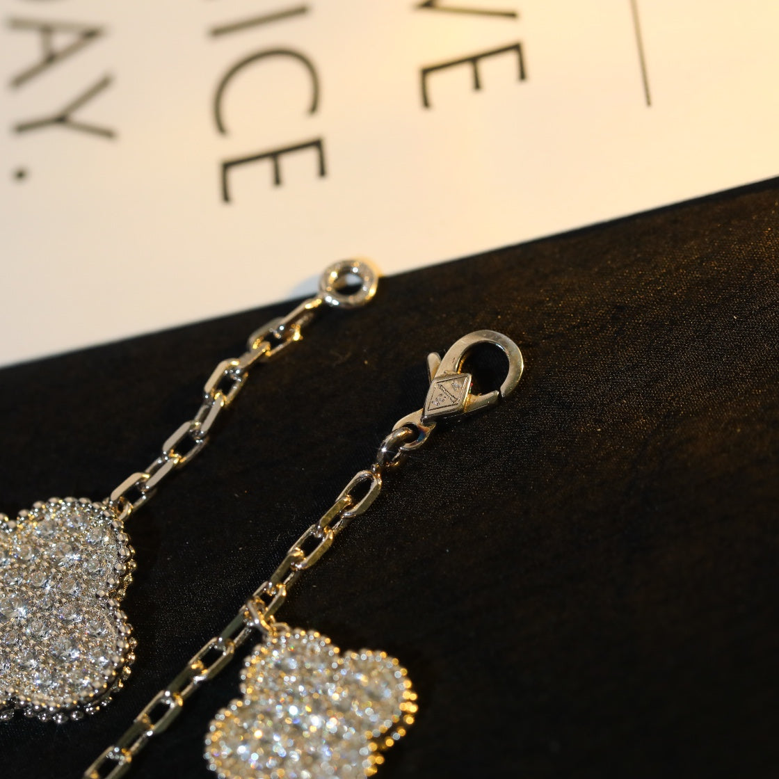[Plus&Max]CLOVER BRACELET 5 MOTIF SILVER DIAMOND PAVED