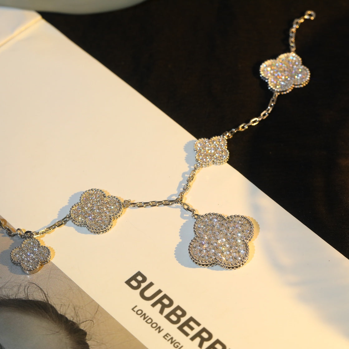 [Plus&Max]CLOVER BRACELET 5 MOTIF SILVER DIAMOND PAVED