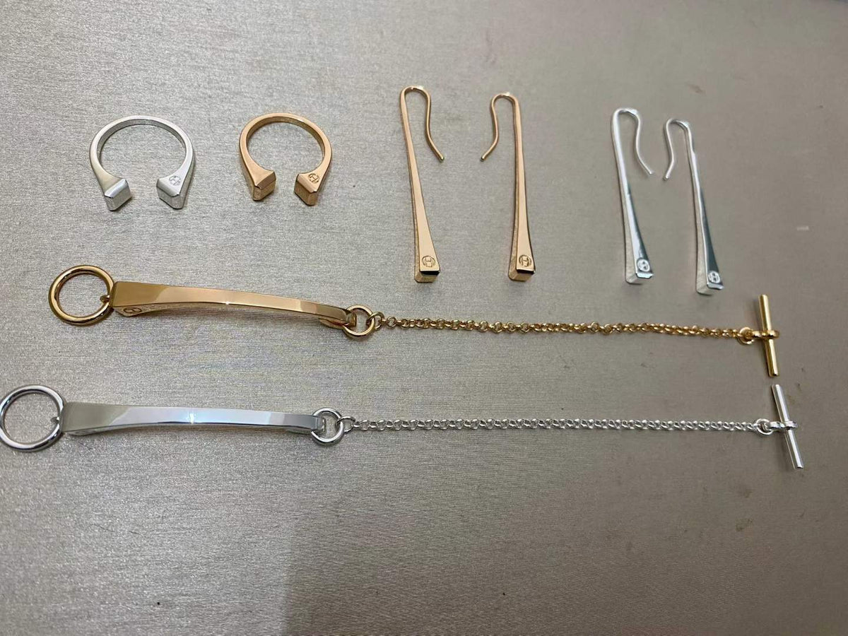 [Plus&Max]THE CONE RIVET RING IS OPEN AND ONE SIZE FITS ALL