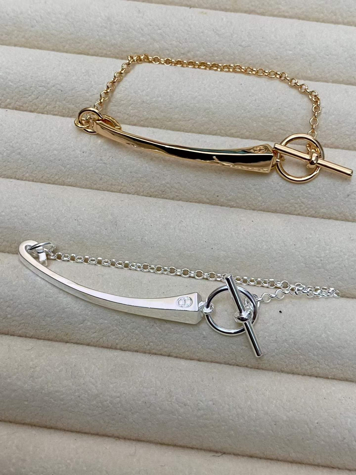 [Plus&Max]CLOU DE FORGE BRACELET WITH SQUARE CONE STUDS