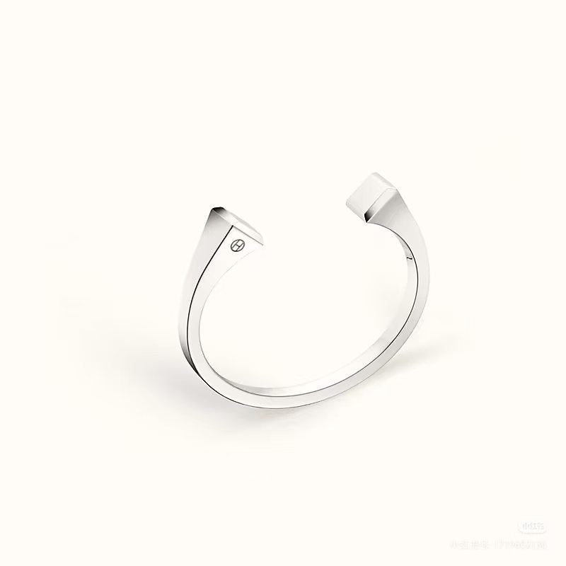[Plus&Max]CLOU DE FORGE SQUARE CONE STUDS OPEN CUFF ONE SIZE