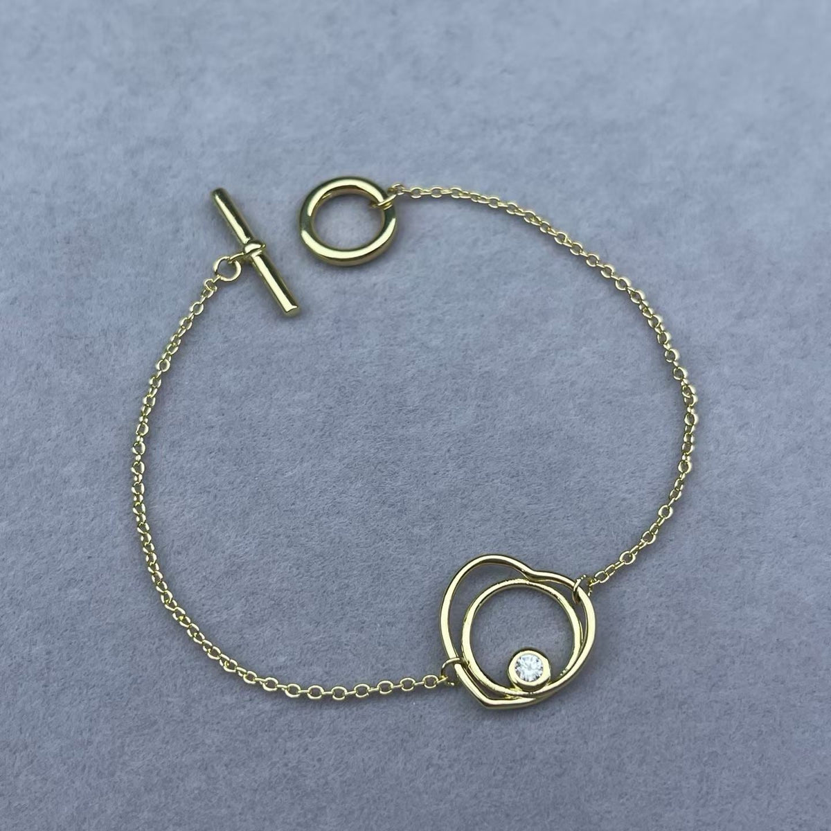[Plus&Max]HOLLOW HEART SINGLE DIAMOND BRACELET