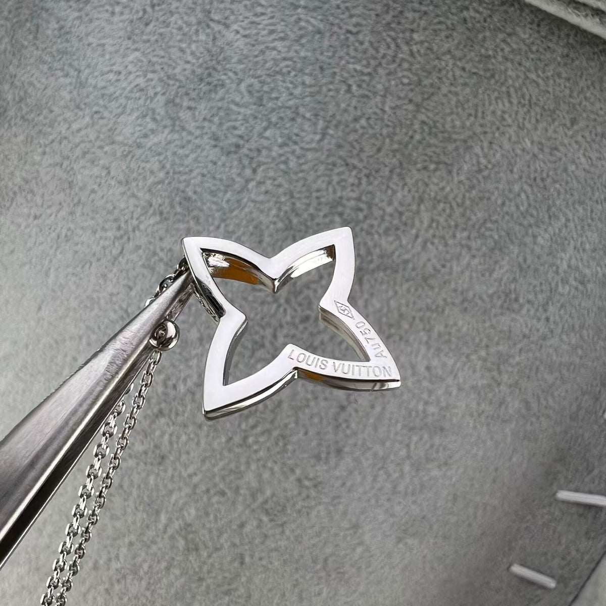 [Plus&Max]FOUR-LEAF CLOVER OPENWORK NECKLACE