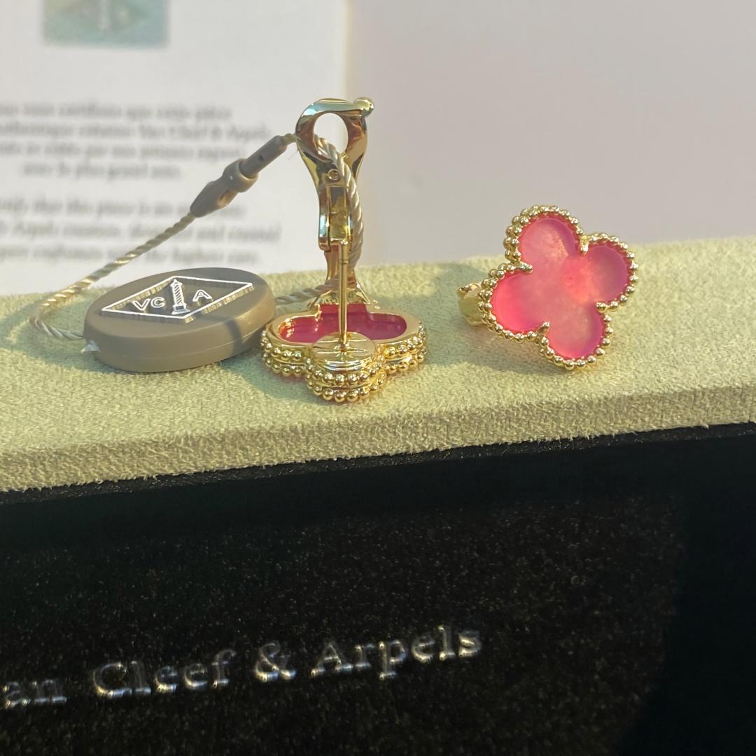 [Plus&Max]NEW CLOVER 15MM PINK ENAMEL STUD EARRINGS