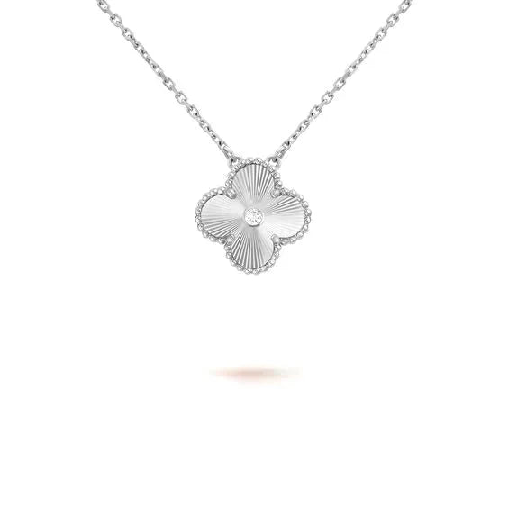 [Plus&Max]CLOVER  15MM DIAMOND LASER NECKLACE SILVER