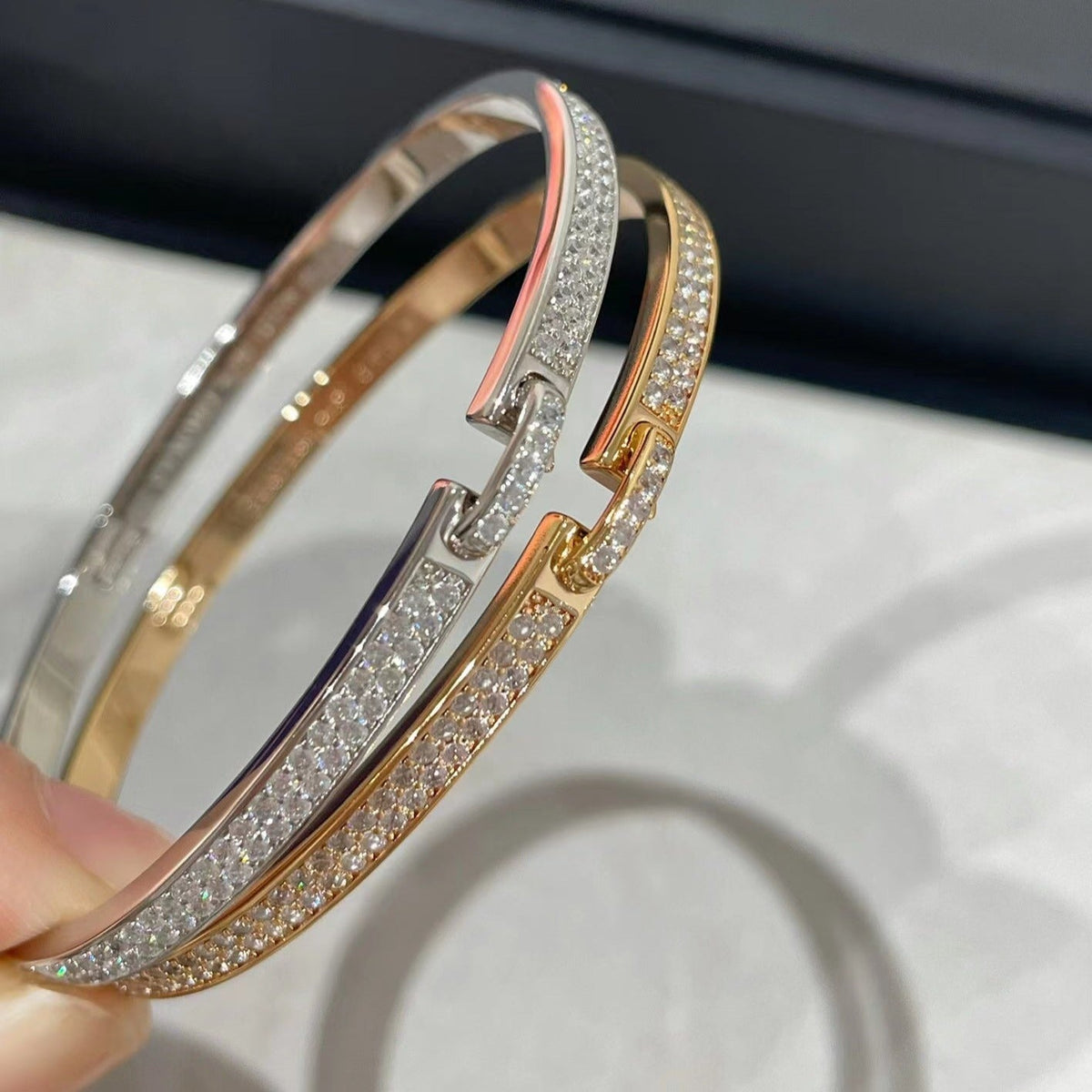 [Plus&Max]LIENS VIDENCE DIAMOND PAVED BRACELET