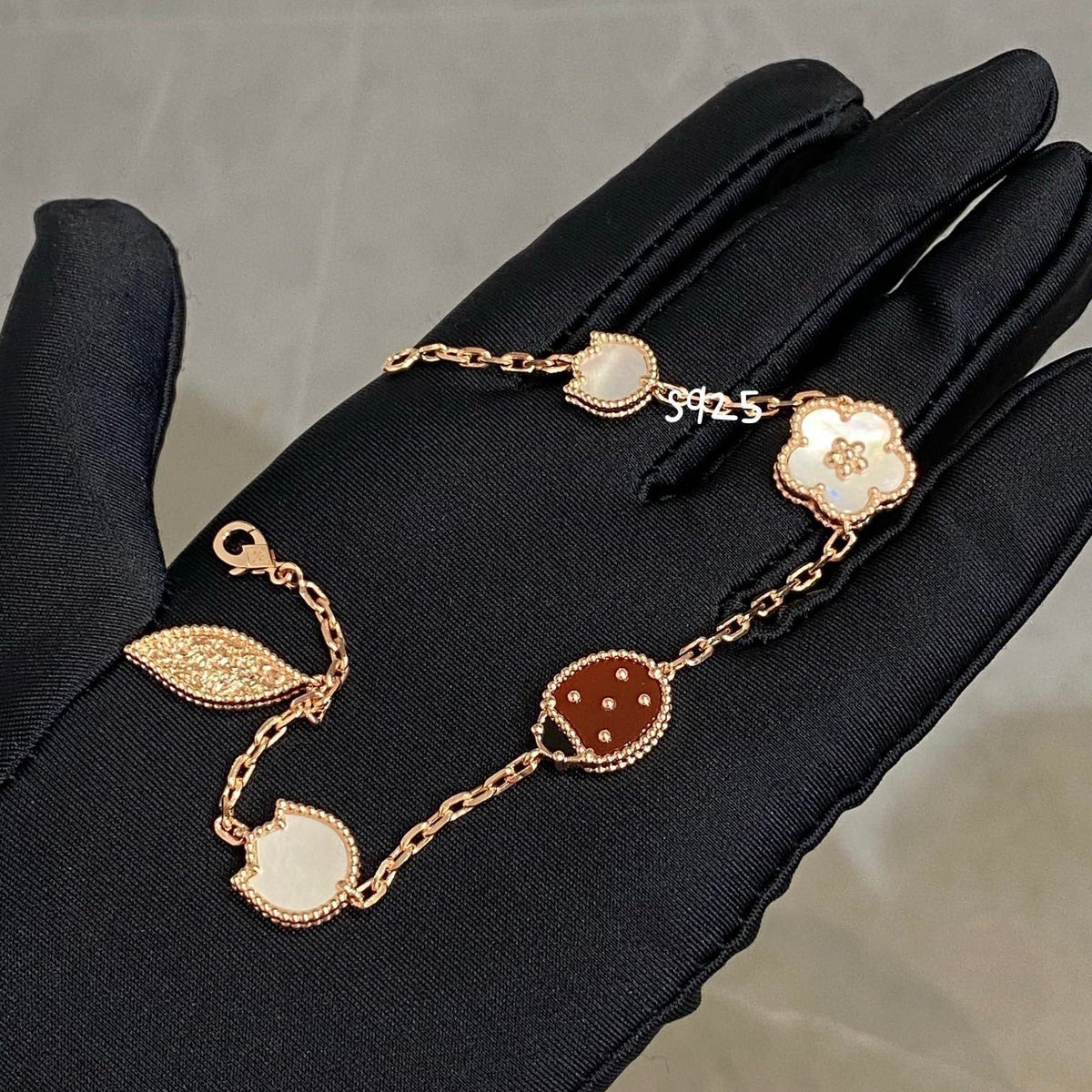 [Plus&Max]LUCKY SPRING 5 MOTIF BRACELET