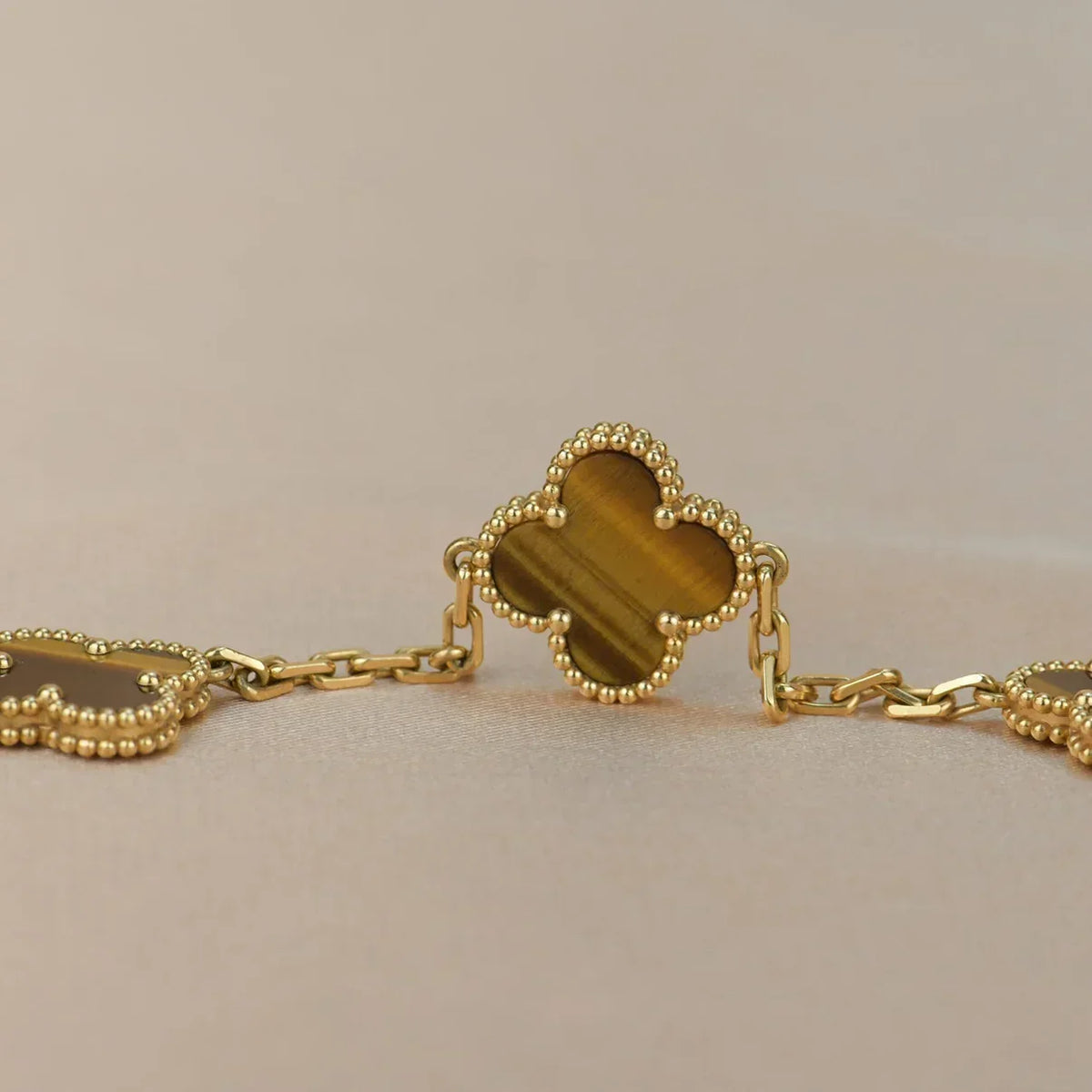 [Plus&Max]LUCKY CLOVER 5-MOTIF BRACELET -  TIGER’S EYE COLLECTION