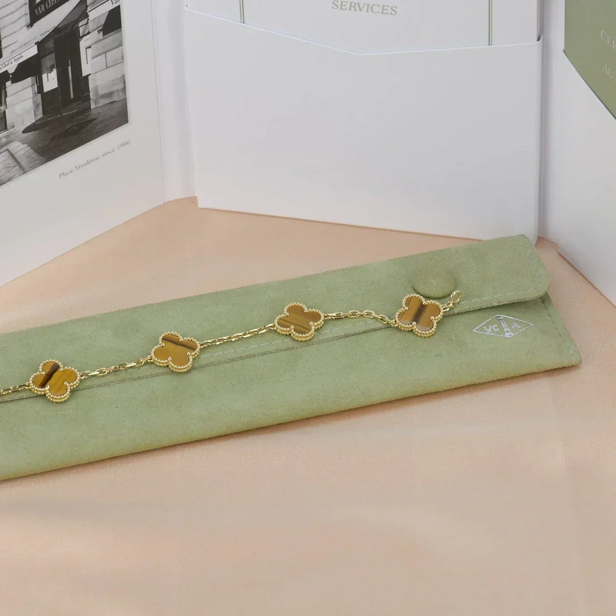 [Plus&Max]LUCKY CLOVER 5-MOTIF BRACELET -  TIGER’S EYE COLLECTION