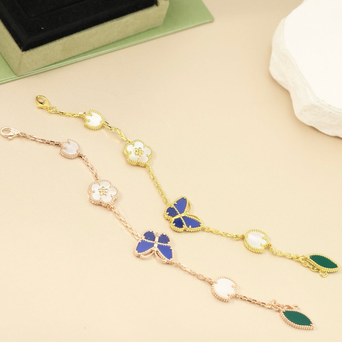 [Plus&Max]LUCKY SPRING BUTTERFLY 5 MOTIF BRACELET