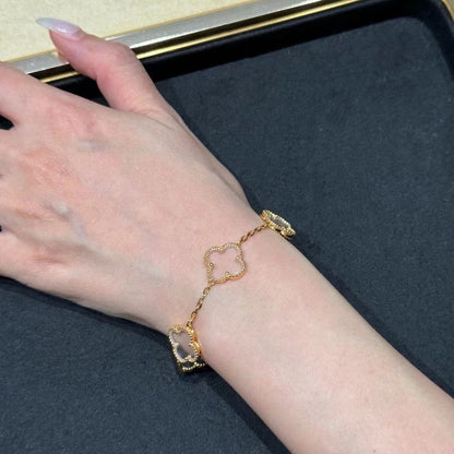[Plus&Max]CLOVER 5 MOTIF ROCK CRYSTAL BRACELET
