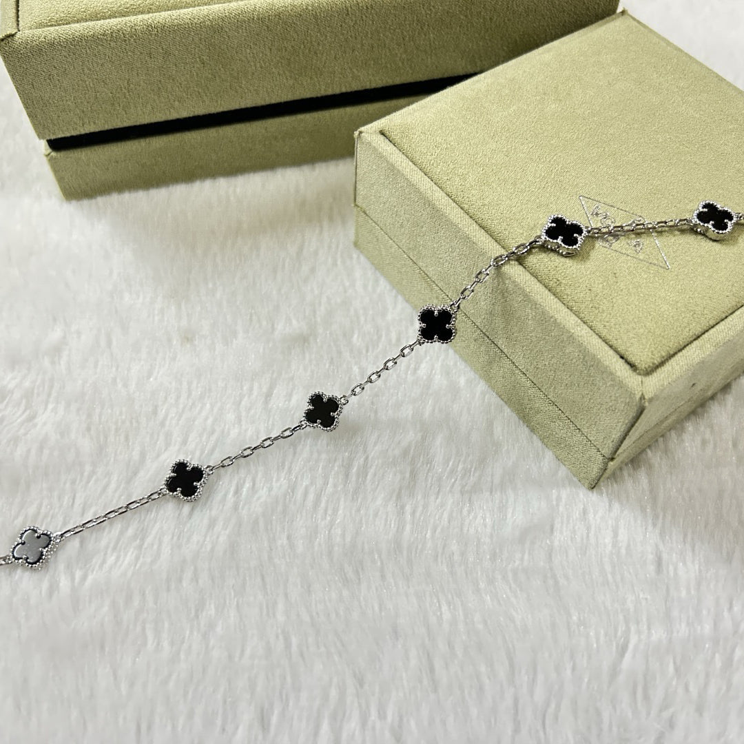 [Plus&Max]CLOVER 6 MOTIF  ONYXS BRACELET