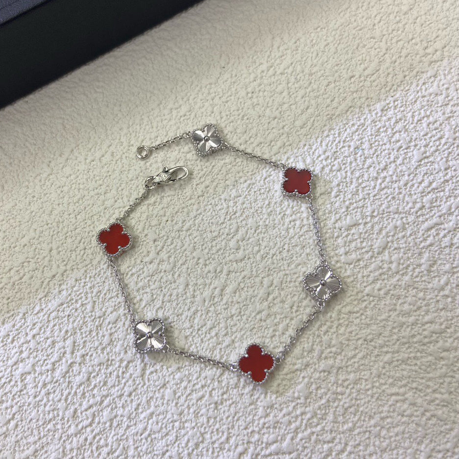 [Plus&Max]CLOVER 6 MOTIF RED AGATE LASER BRACELET