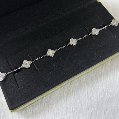 [Plus&Max]CLOVER 6 MOTIF DIAMOND BRACELET
