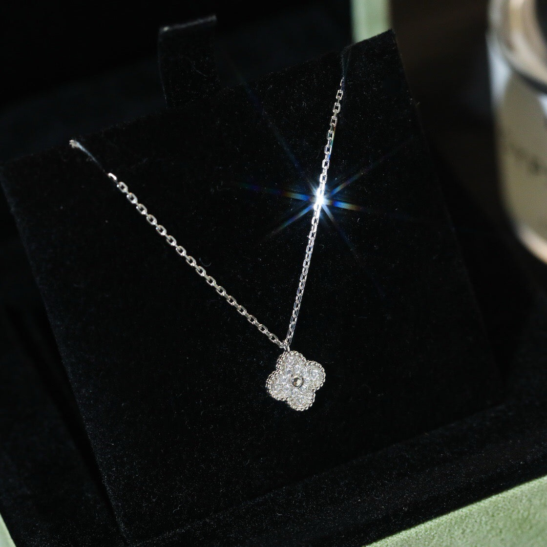 [Plus&Max]CLOVER MINI 9.5MM PENDANT DIAMOND NECKLACE