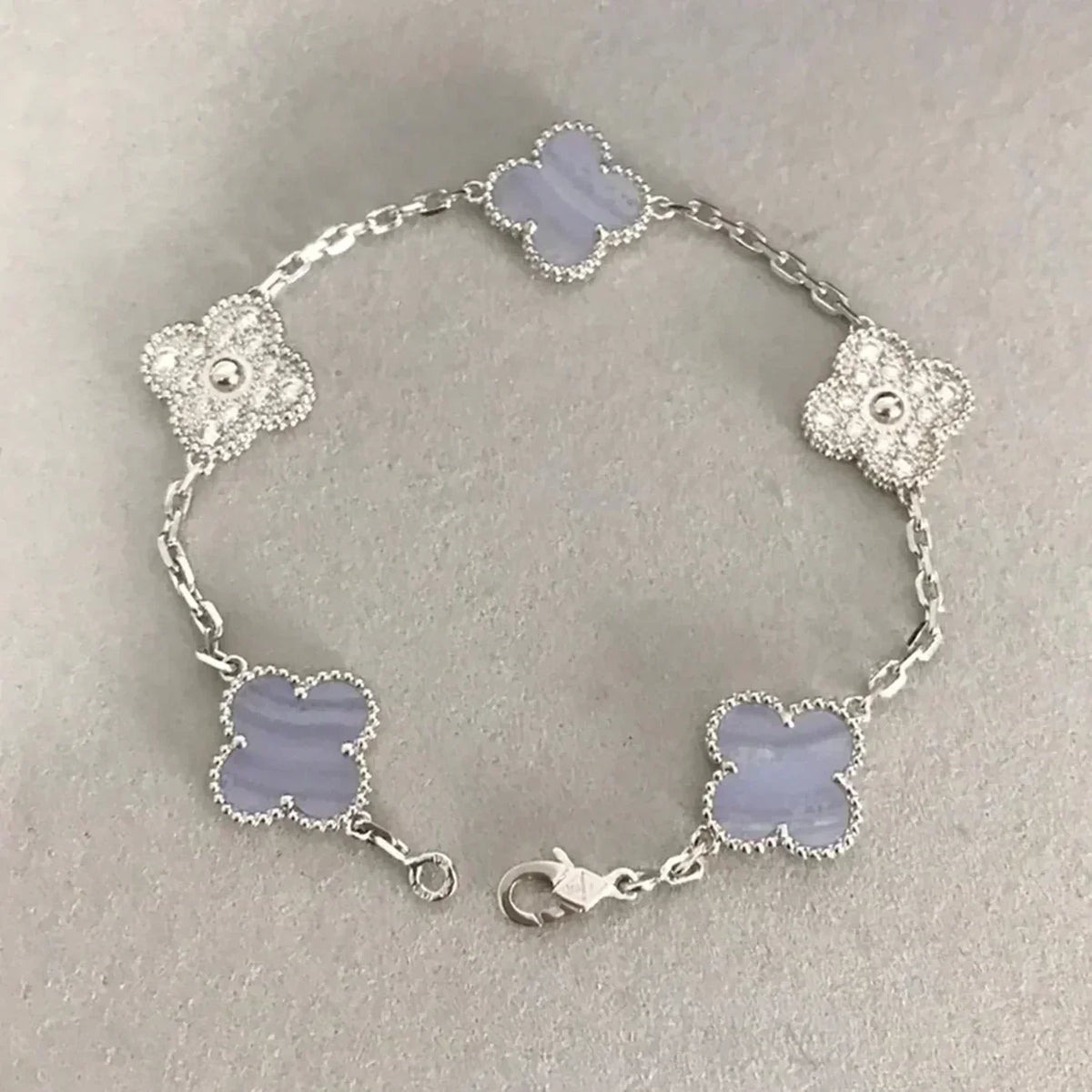 [Plus&Max]LUCKY CLOVER 5-MOTIF BRACELET - PURPLE CHALCEDONY COLLECTION