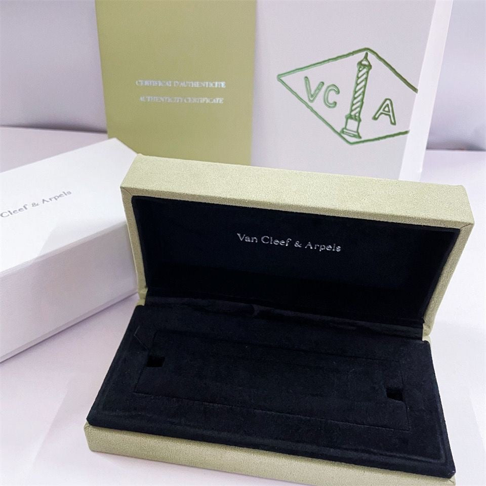 [Plus&Max]CLOVER BRAND JEWELRY BOX