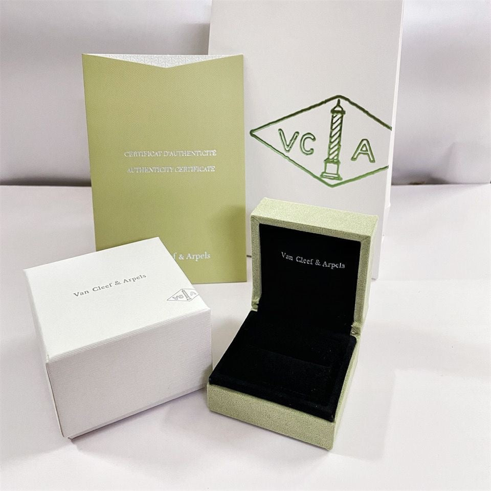 [Plus&Max]CLOVER BRAND JEWELRY BOX