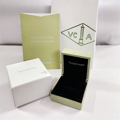 [Plus&Max]CLOVER BRAND JEWELRY BOX