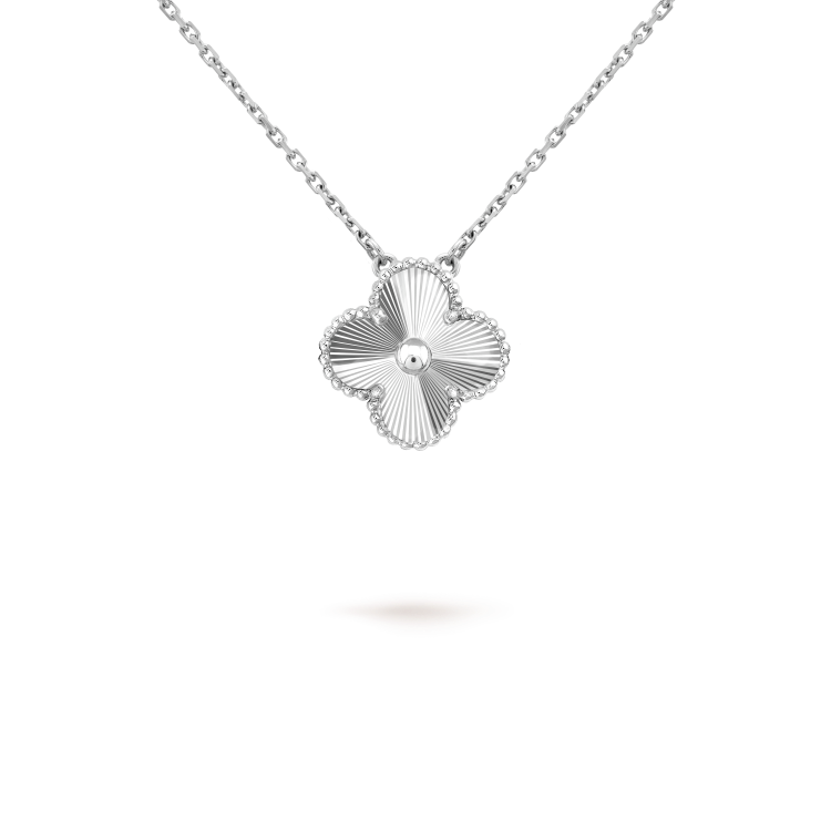 [Plus&Max]CLOVER 15MM LASER NECKLACE SILVER