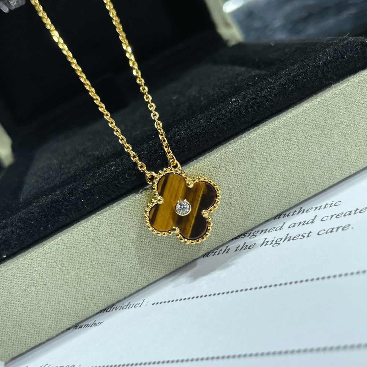 [Plus&Max]CLOVER 15MM DIAMOND AND YELLOW TIGER'S EYE AGATE necklace