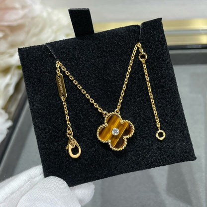[Plus&Max]CLOVER 15MM DIAMOND AND YELLOW TIGER'S EYE AGATE necklace