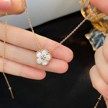 [Plus&Max]LUCKY  WHITE MOP  PLUM BLOSSOM NECKLACE
