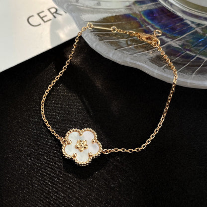 [Plus&Max]LUCKY WHITE MOP PLUM BLOSSOM  BRACELET