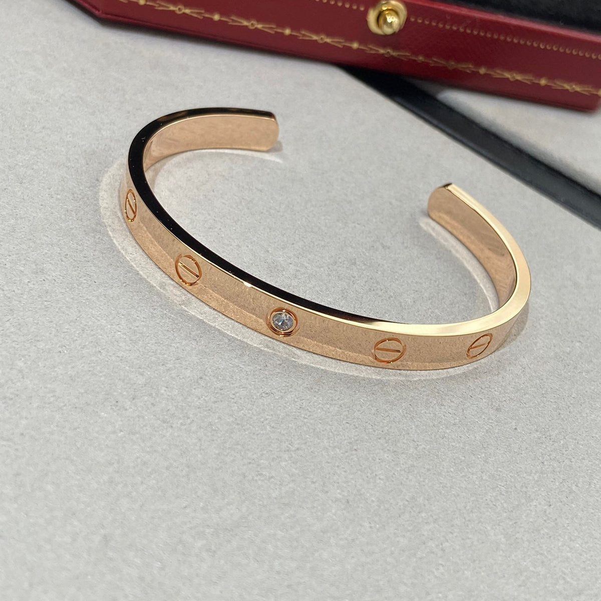 [Plus&Max]LOVE BRACELET 6.1MM 1 DIAMOND OPEN CUFF