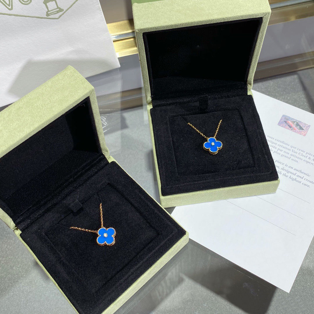 [Plus&Max]CLOVER 15MM DIAMOND AND BLUE AGATE NECKLACE
