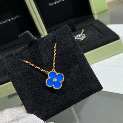 [Plus&Max]CLOVER 15MM DIAMOND AND BLUE AGATE NECKLACE
