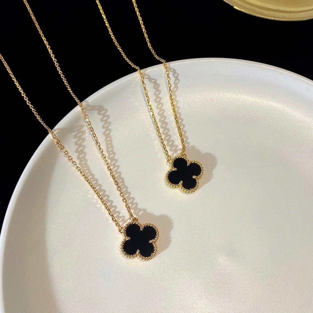 [Plus&Max]CLOVER 15MM BLACK ONYX SINGLE FLOWER NECKLACE