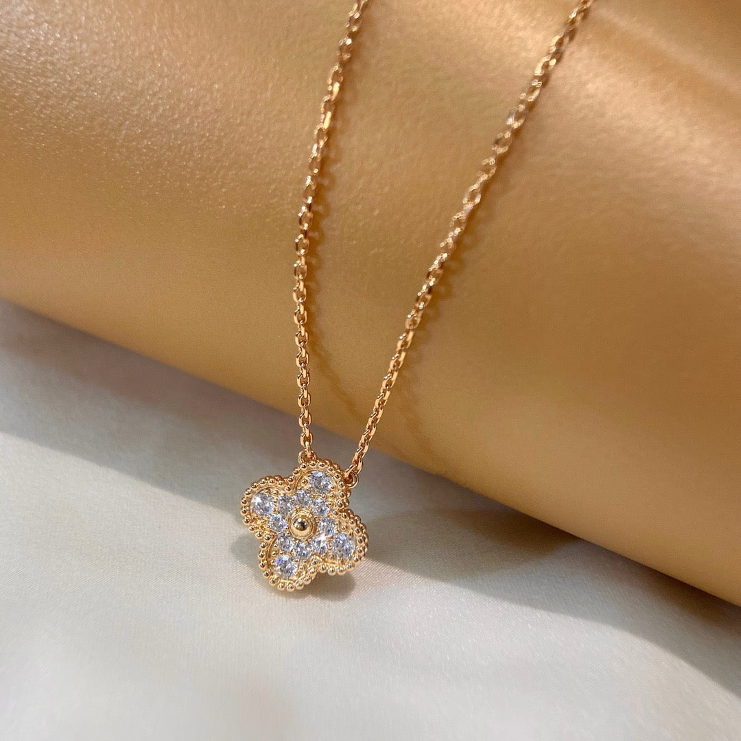 [Plus&Max]CLOVER 15MM DIAMOND SINGLE FLOWER NECKLACE