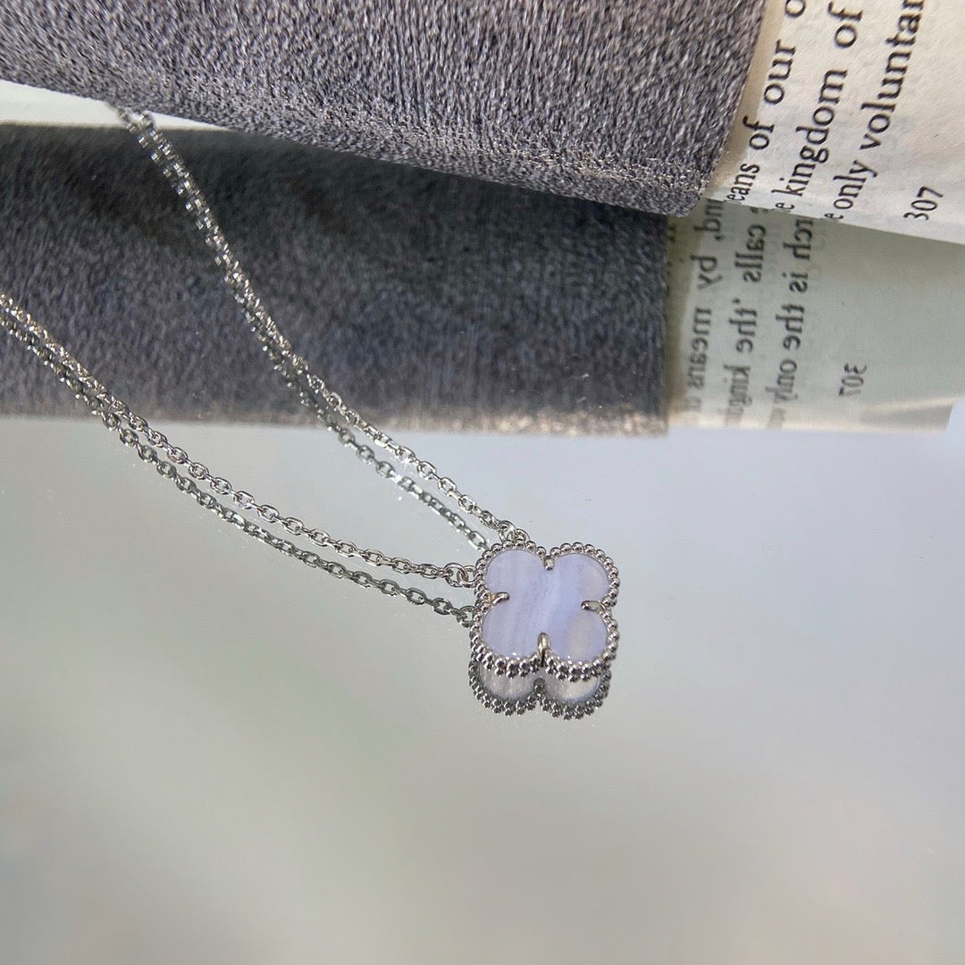 [Plus&Max]CLOVER 15MM BLUE CHALCEDONY NECKLACE SILVER