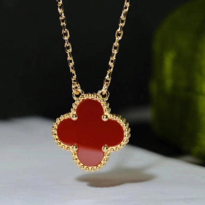 [Plus&Max]CLOVER 15MM CARNELIAN SINGLE FLOWER NECKLACE