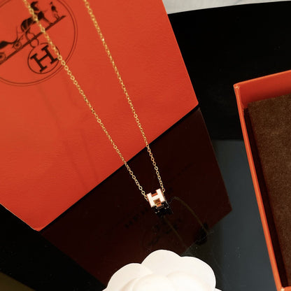 [Plus&Max]H WHITE SQUARE GOLD NECKLACE