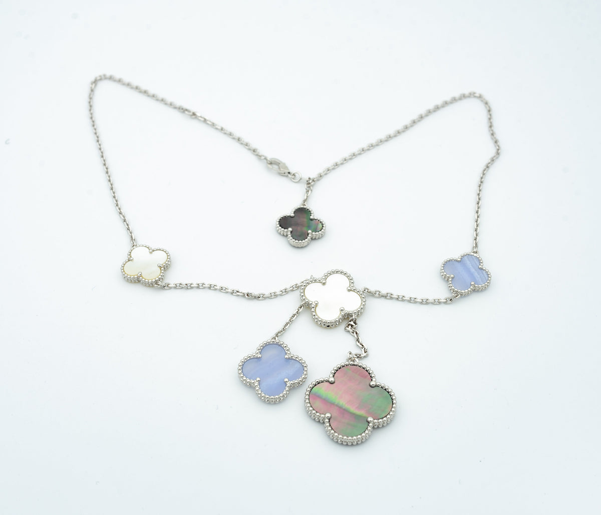 [Plus&Max]CLOVER MOP CHALCEDONY NECKLACE SILVER 6 MOTIF