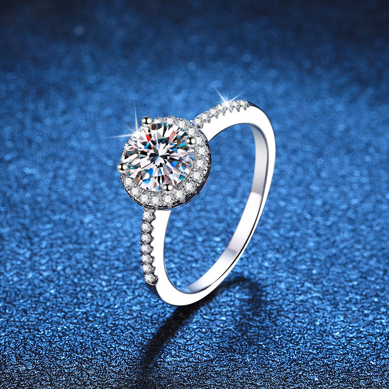 [Plus&Max]RADIANT ROUND HALO MOISSANITE ENGAGEMENT RING