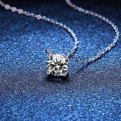 [Plus&Max]CLASSIC FOUR-PRONG SOLITAIRE MOISSANITE NECKLACE