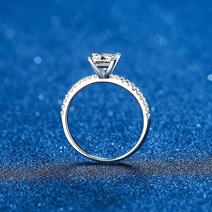[Plus&Max]ELEGANT PRINCESS CUT MOISSANITE ENGAGEMENT RING