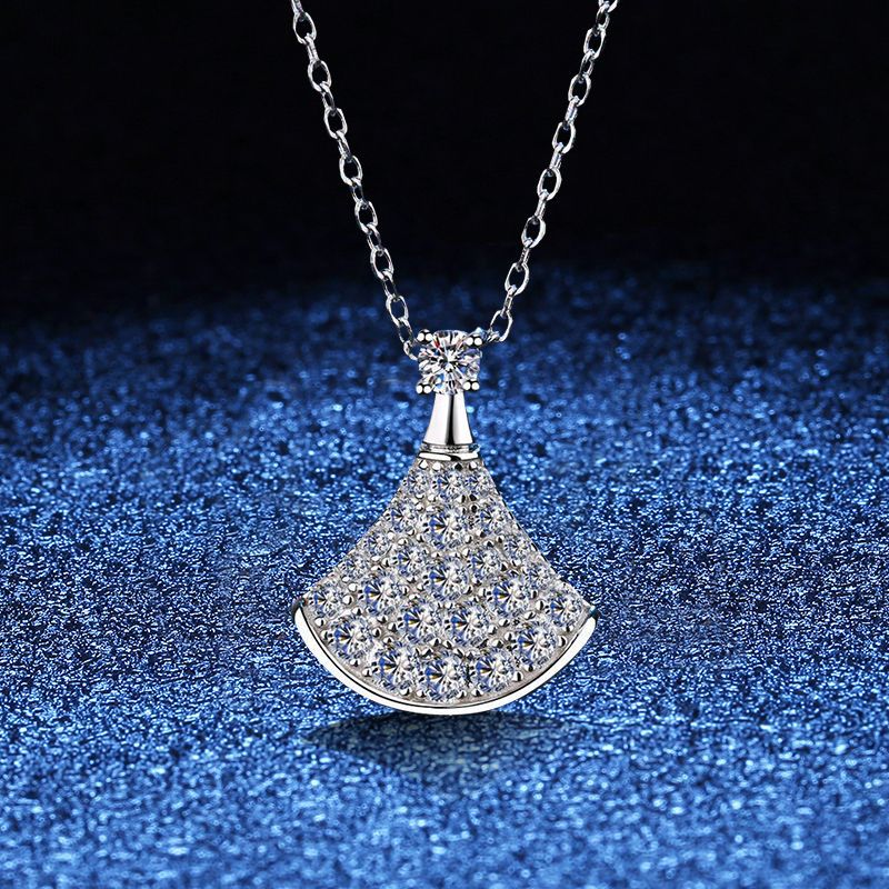 [Plus&Max]ELEGANT FAN-SHAPED MOISSANITE PENDANT NECKLACE
