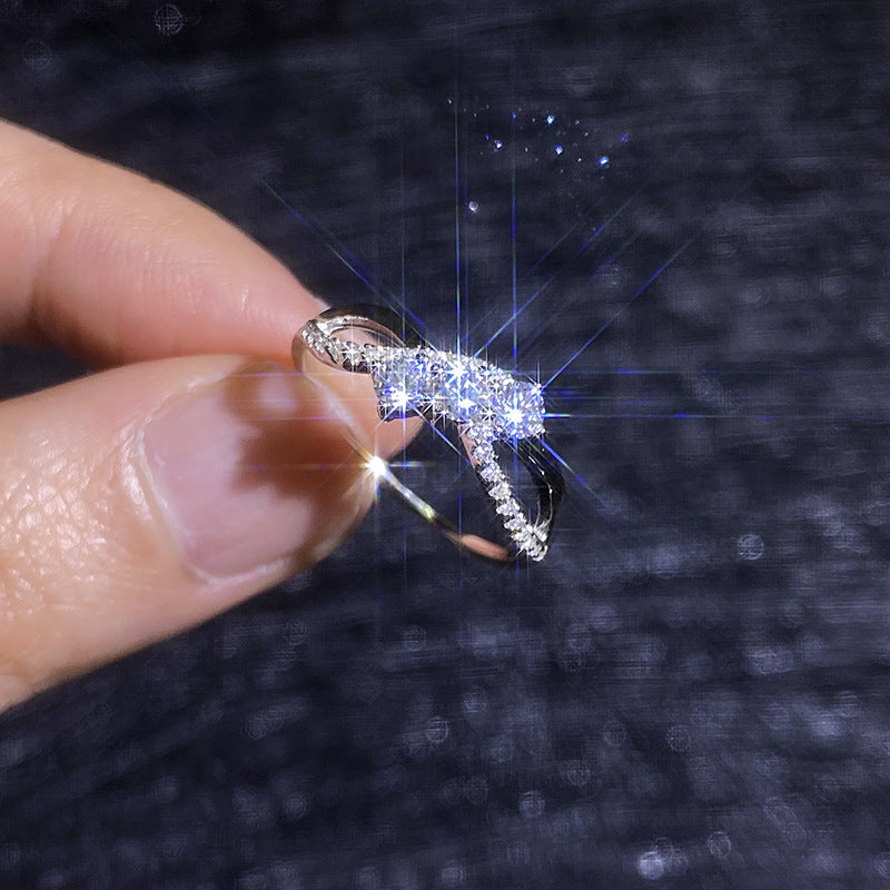 [Plus&Max]INTERTWINING LOVE MOISSANITE RING
